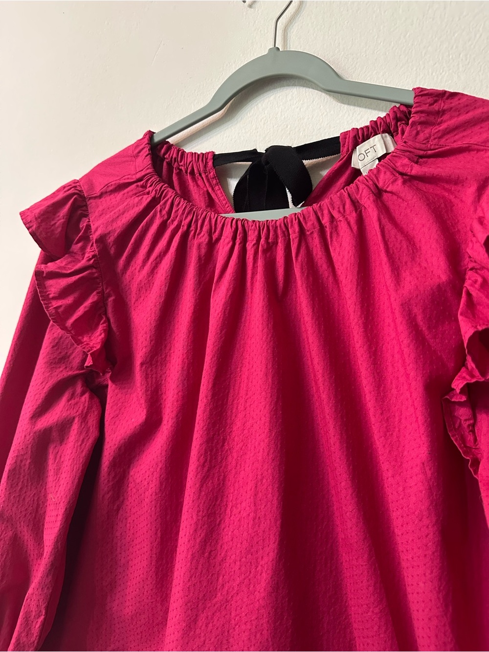 LOFT Pink Cotton Ruffle Blouse L Open Back Black Bow Tie Fuchsia Textured Top - Picture 2 of 11